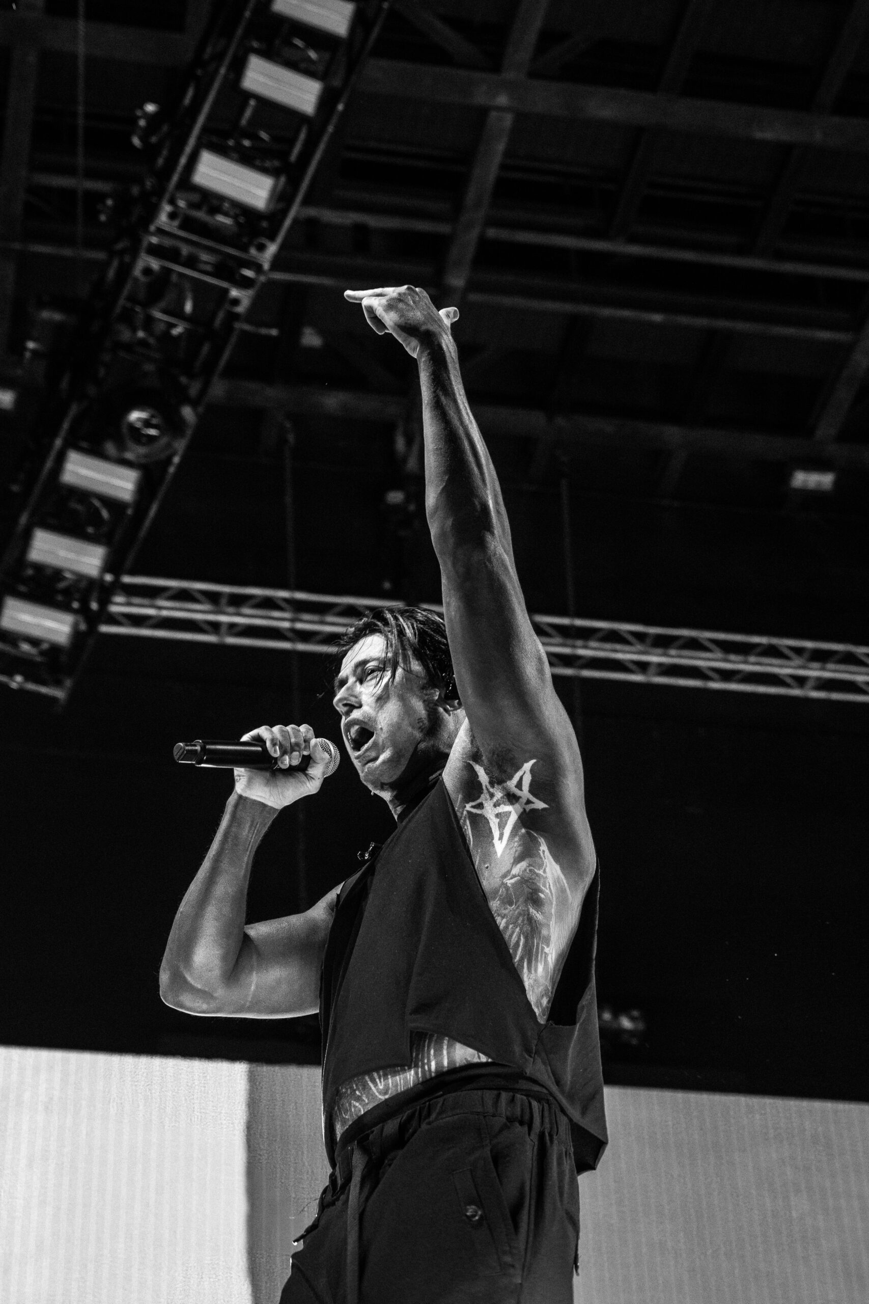 Falling in Reverse photo by Annie Davenport for HM Magazine