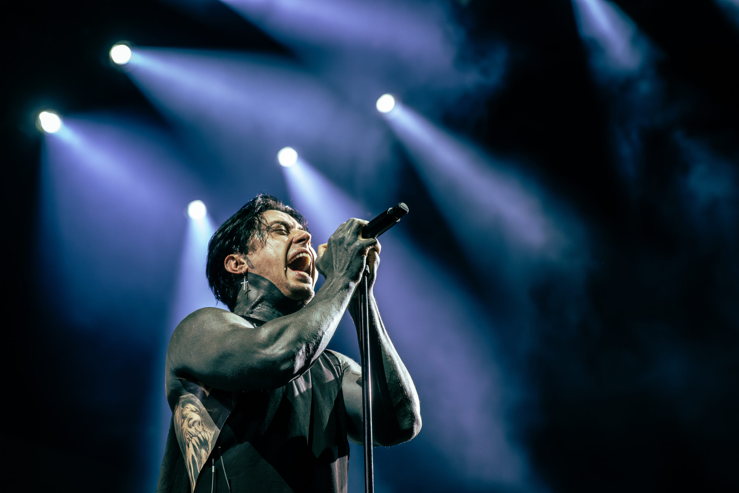 Falling in Reverse photo by Annie Davenport for HM Magazine