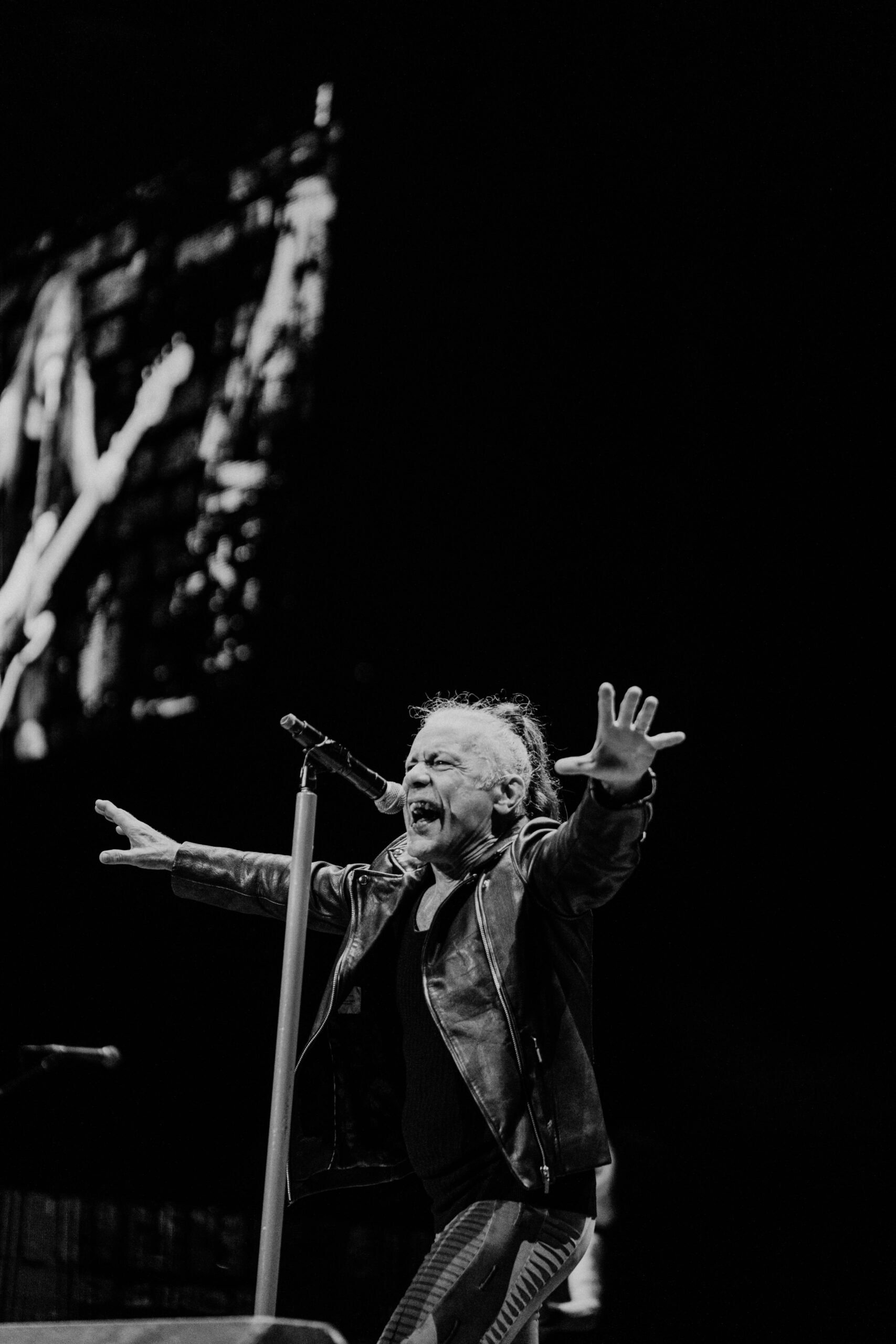 Iron Maiden photo by Zak DeFreze for HM Magazine